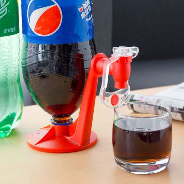 Dispensador de bebidas com jarra de água